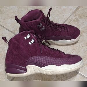 Jordan 12 Bordeaux Size 7Y